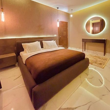 Imperial Lodges Family Guest House 伊斯兰堡 外观 照片