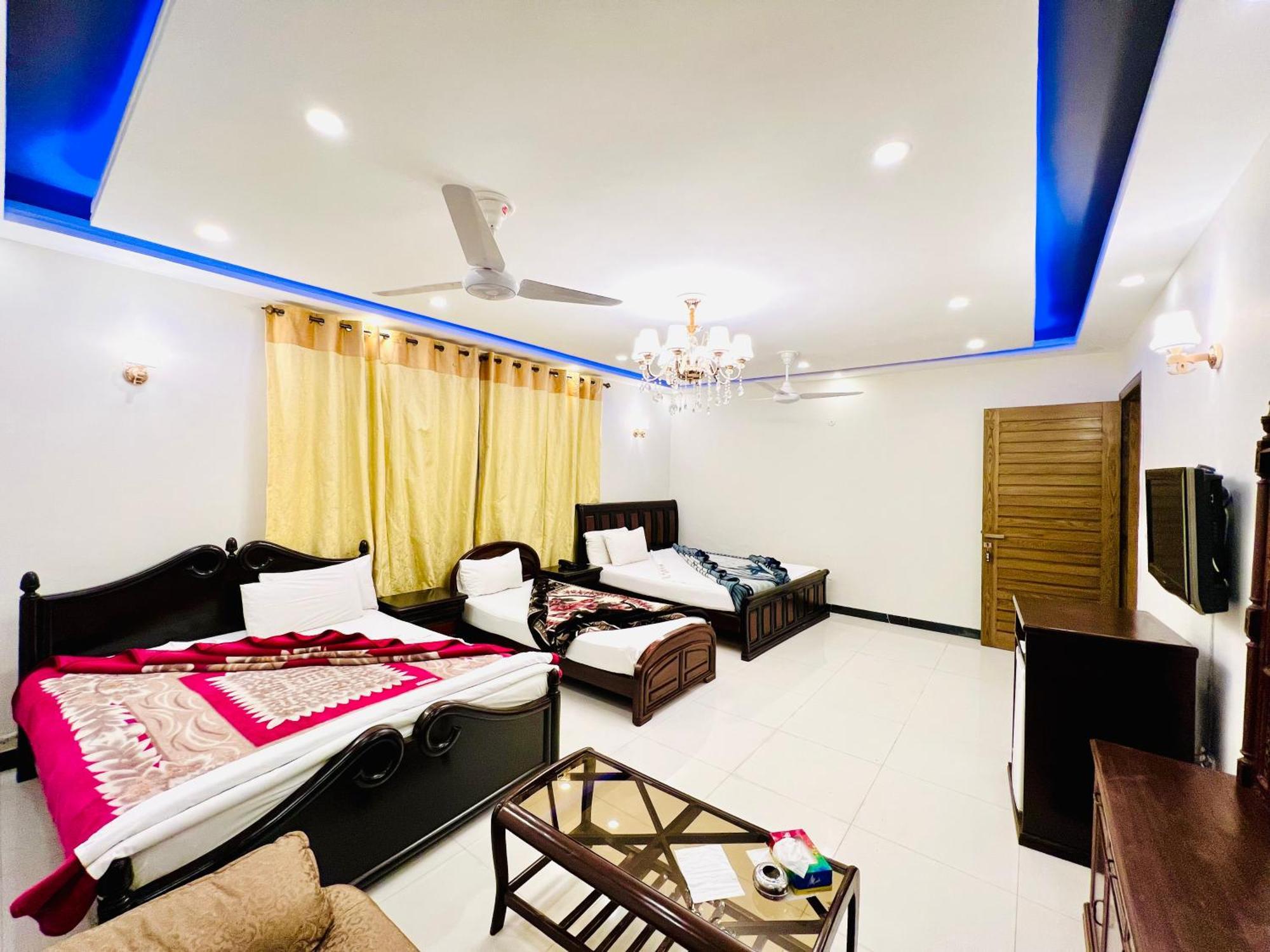 Imperial Lodges Family Guest House 伊斯兰堡 外观 照片
