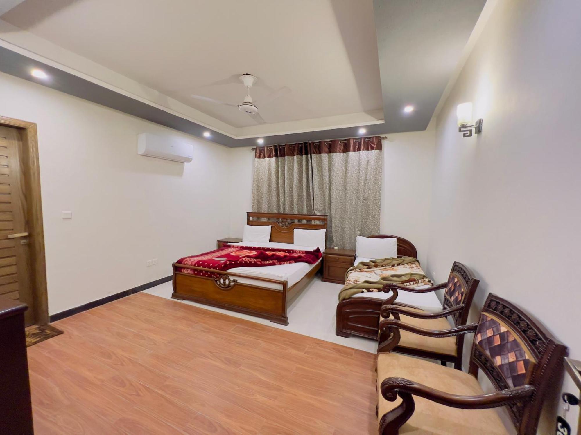 Imperial Lodges Family Guest House 伊斯兰堡 外观 照片