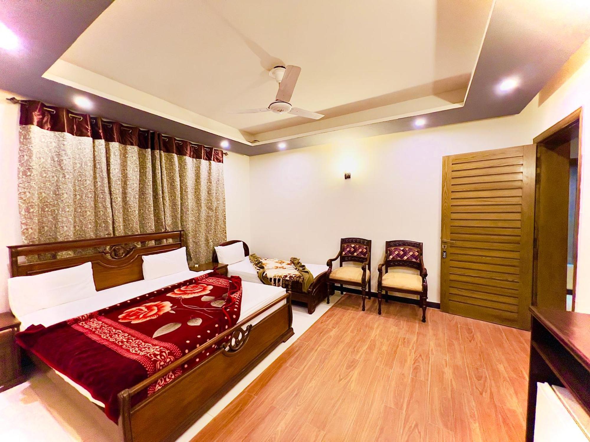 Imperial Lodges Family Guest House 伊斯兰堡 外观 照片