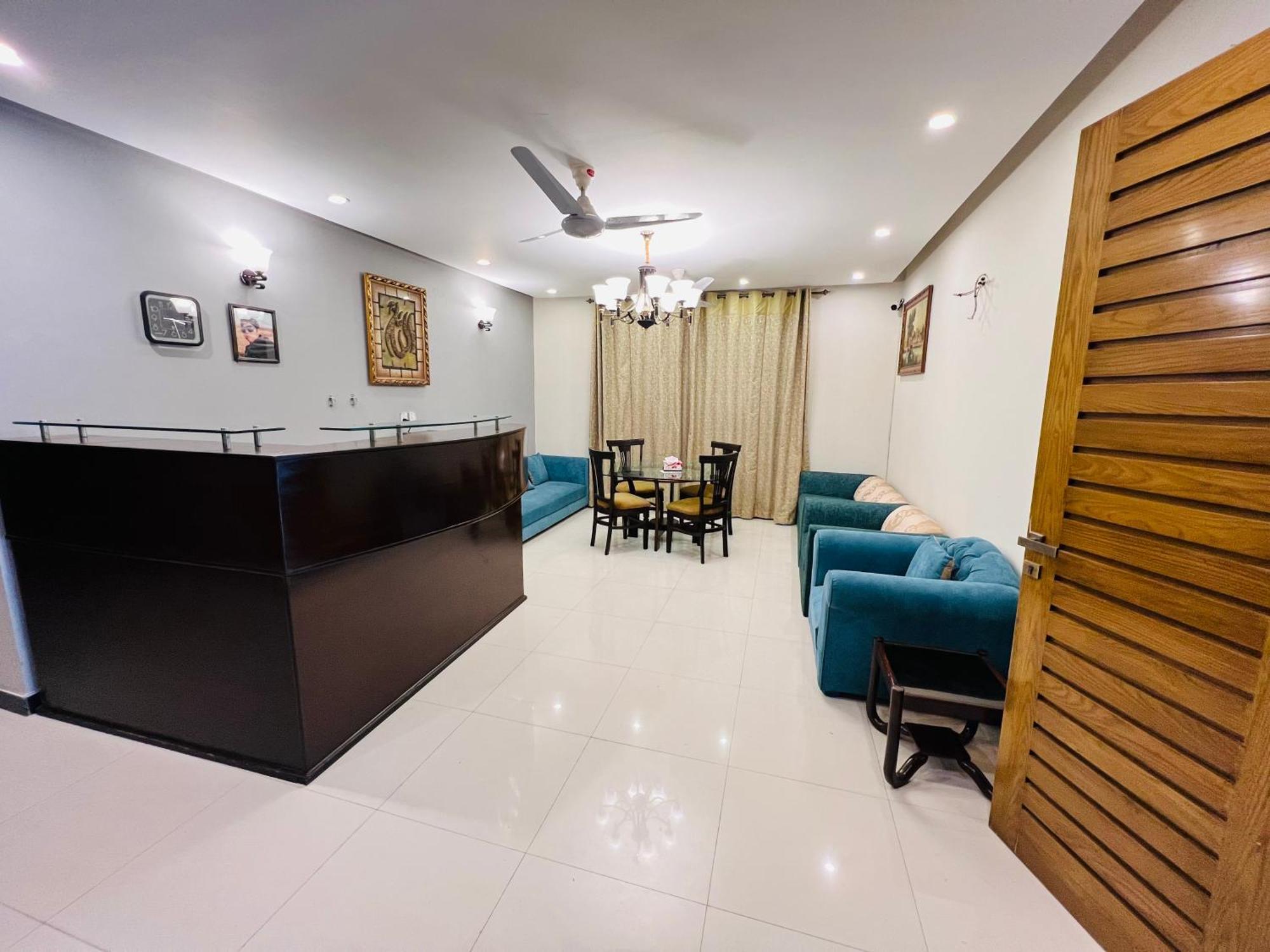 Imperial Lodges Family Guest House 伊斯兰堡 外观 照片