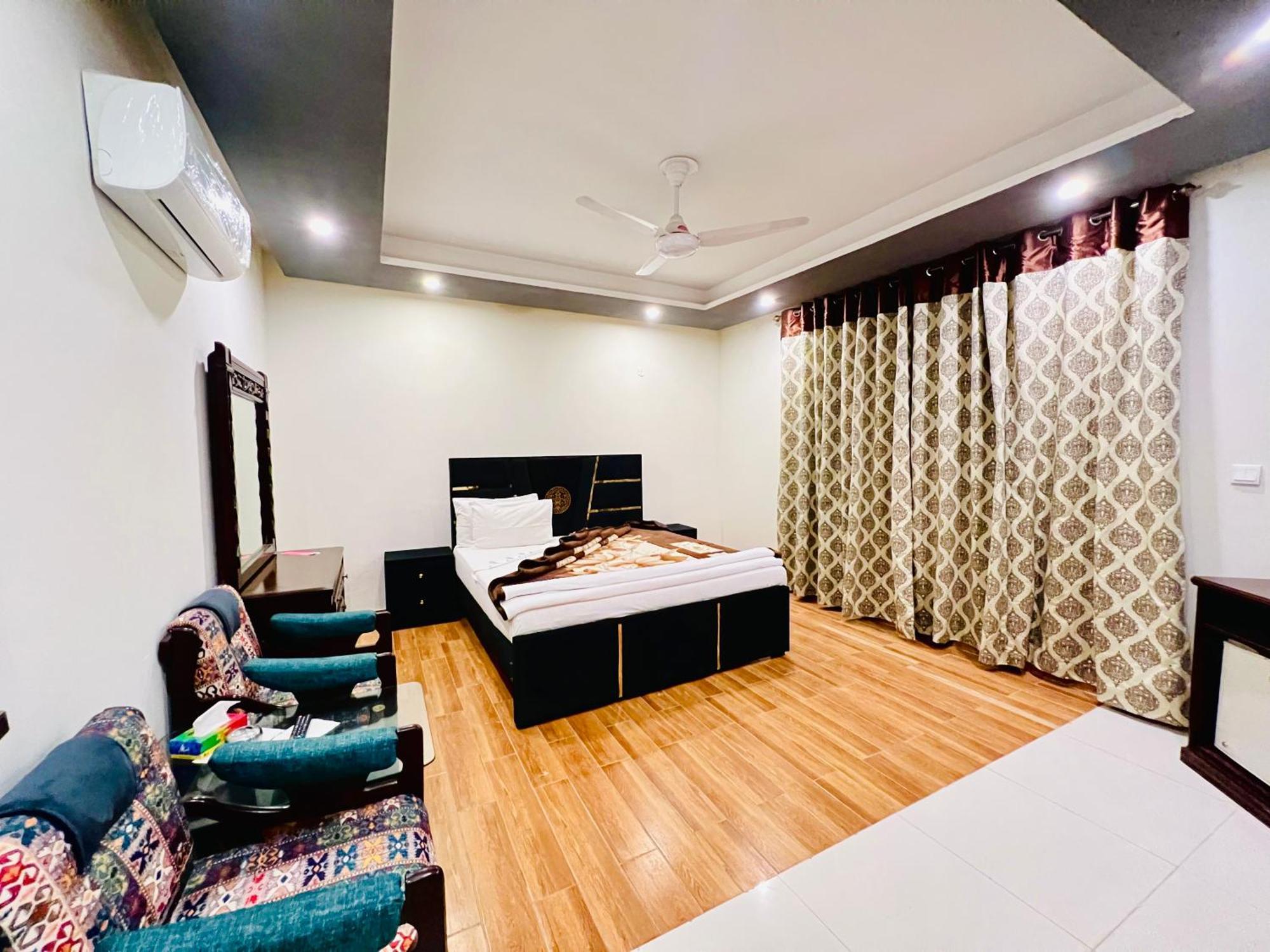 Imperial Lodges Family Guest House 伊斯兰堡 外观 照片