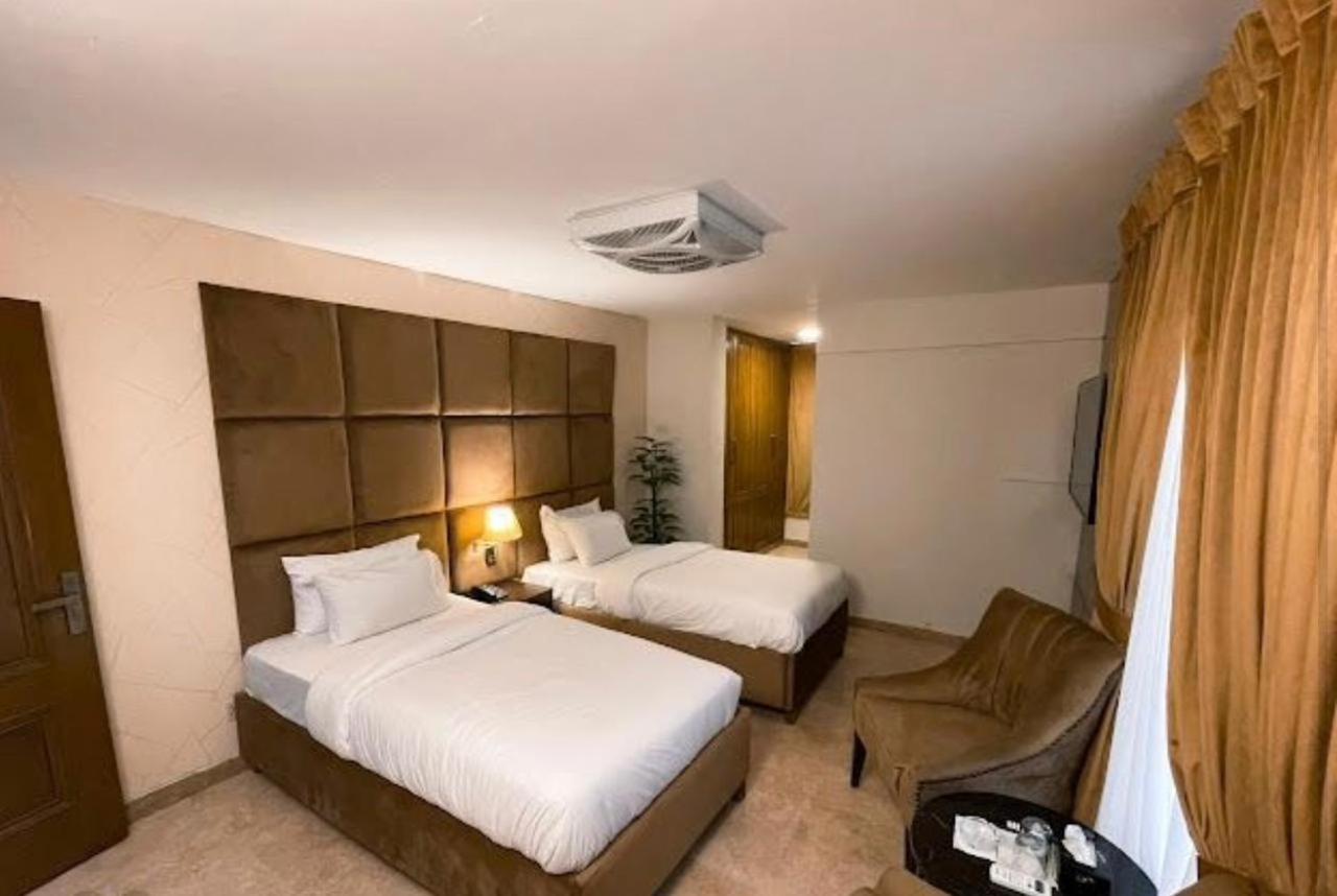 Imperial Lodges Family Guest House 伊斯兰堡 外观 照片