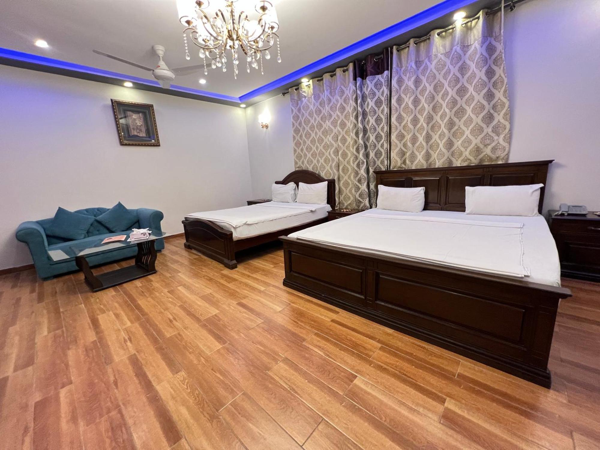 Imperial Lodges Family Guest House 伊斯兰堡 外观 照片