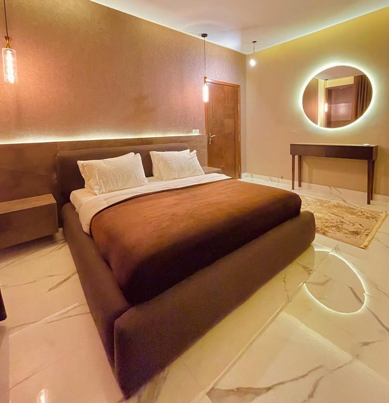 Imperial Lodges Family Guest House 伊斯兰堡 外观 照片